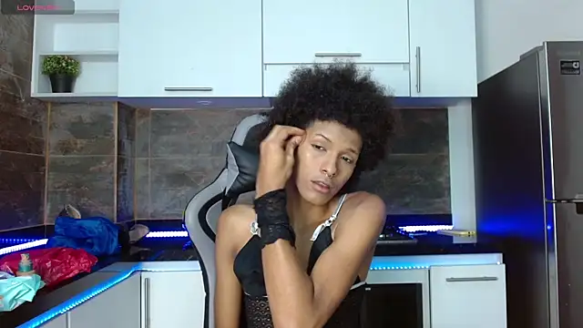 Violett Salvatore online show from January 11, 2026, 3:08 pm