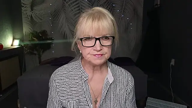 Sabina Ros online show from December 15, 2025, 6:30 am