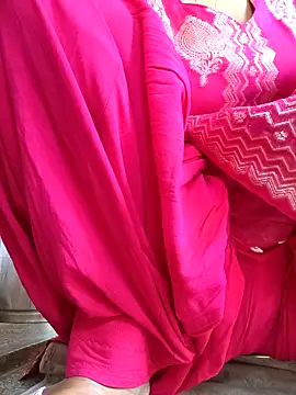 Snapshot of Love-pari077 chatting on February 15, 2026, 7:42 am Love-pari077 online show from February 15, 2026, 7:42 am