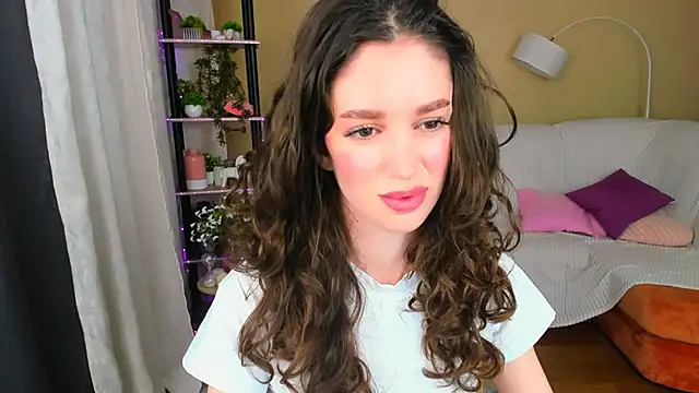 ChristinaConteeree online show from September 17, 2025, 1:46 pm