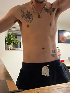 Snapshot of charl-5 chatting on November 28, 2025, 7:25 pm charl-5 online show from November 28, 2025, 7:25 pm