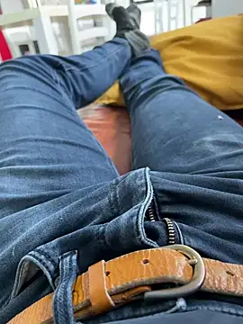 Snapshot of charl-5 chatting on February 12, 2026, 12:05 pm charl-5 online show from February 12, 2026, 12:05 pm