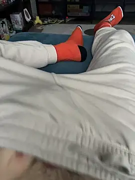 Snapshot of Frankieyyy1 chatting on December 20, 2025, 8:28 am Frankieyyy1 online show from December 20, 2025, 8:28 am