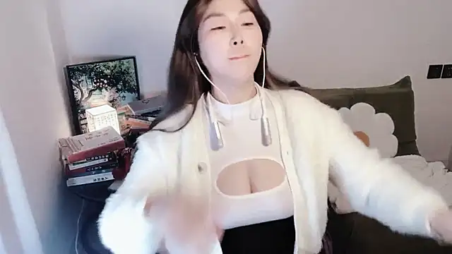 Emmaq996 online show from November 12, 2025, 2:59 am