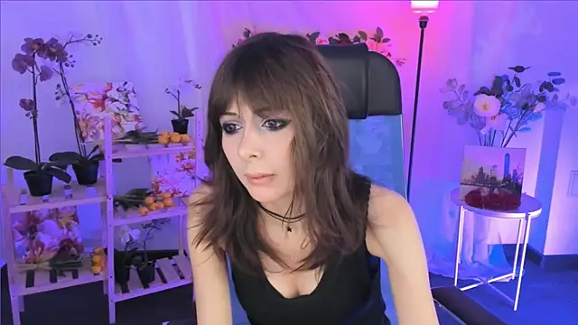 CrystallBloom online show from December 22, 2025, 7:25 pm