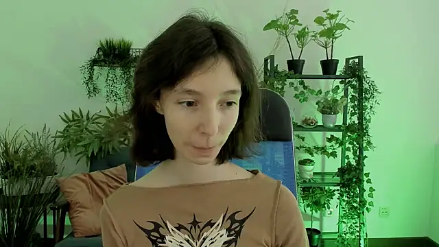 EmmanuellBrown online show from December 16, 2025, 10:08 am