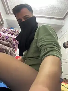 Snapshot of yellova chatting on February 6, 2026, 6:42 am yellova online show from February 6, 2026, 6:42 am