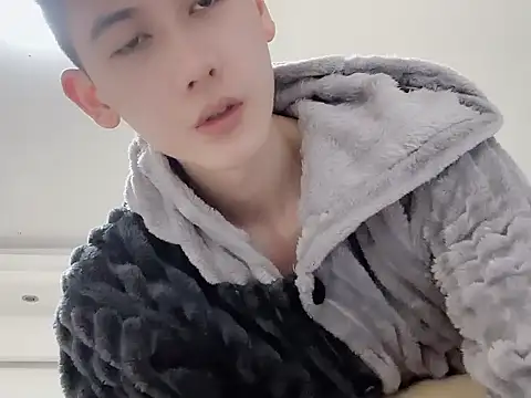 xiaojie2563 online show from November 21, 2025, 10:25 am