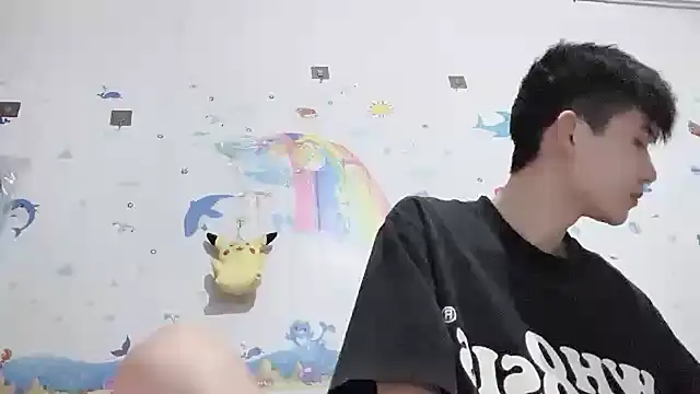 xiaojie2563 online show from April 8, 2026, 3:13 pm