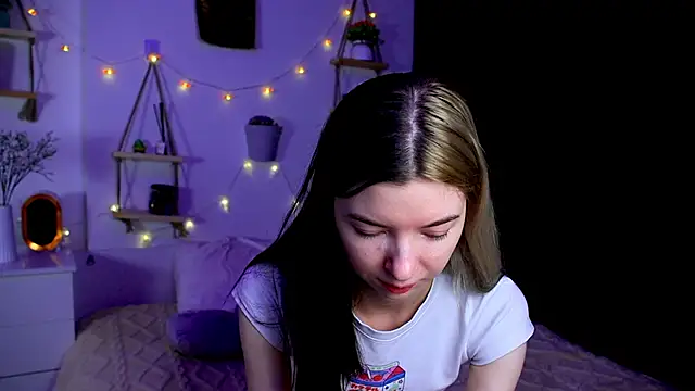Snapshot of EmmieBlade chatting on October 16, 2025, 7:22 pm EmmieBlade online show from October 16, 2025, 7:22 pm