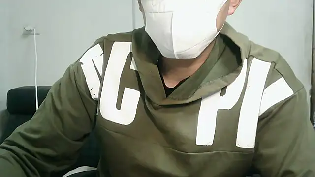 bigbb101011 online show from November 28, 2025, 2:28 pm