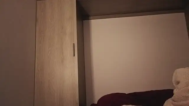 Candela    online show from November 17, 2025, 10:19 am