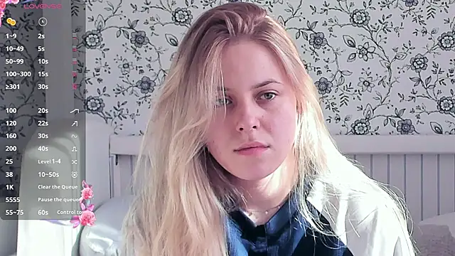 AngelAnty online show from April 17, 2026, 1:36 pm