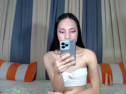 Jadehotcum online show from November 6, 2025, 8:13 pm