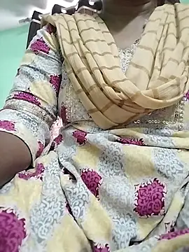 Snapshot of Monika_Telugu_Girl chatting on September 19, 2025, 3:54 am Monika Telugu Girl online show from September 19, 2025, 3:54 am