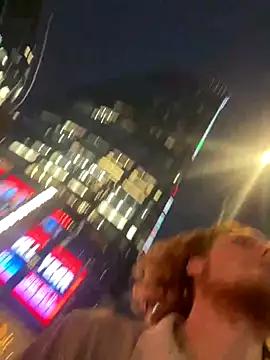 Snapshot of BIGxRED chatting on September 18, 2025, 2:25 am BIGxRED online show from September 18, 2025, 2:25 am