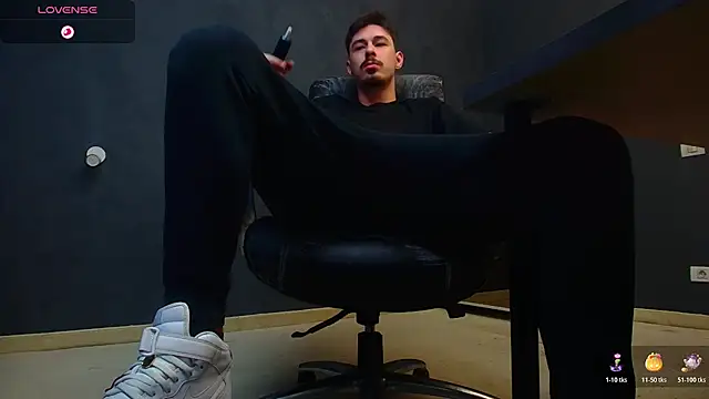 EnzoRace online show from October 24, 2025, 6:23 am