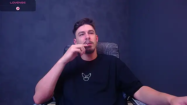 EnzoRace online show from December 2, 2025, 5:42 am