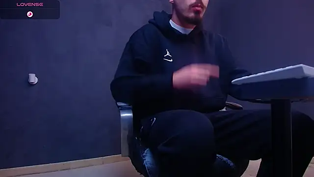 EnzoRace online show from January 15, 2026, 6:06 am