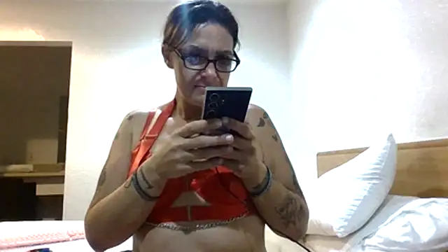 SparklesB1tch online show from November 8, 2025, 1:03 pm