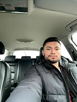 irimiea1729 online show from December 14, 2025, 1:06 pm