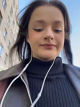 KittyQueeny online show from March 13, 2026, 12:10 pm