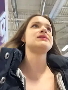 KittyQueeny online show from December 3, 2025, 12:15 pm