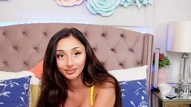 Snapshot of JenniferLovve chatting on May 15, 2026, 4:32 am JenniferLovve online show from May 15, 2026, 4:32 am