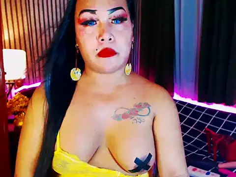Snapshot of CumFactoryLuna chatting on June 11, 2026, 10:01 am CumFactoryLuna online show from June 11, 2026, 10:01 am