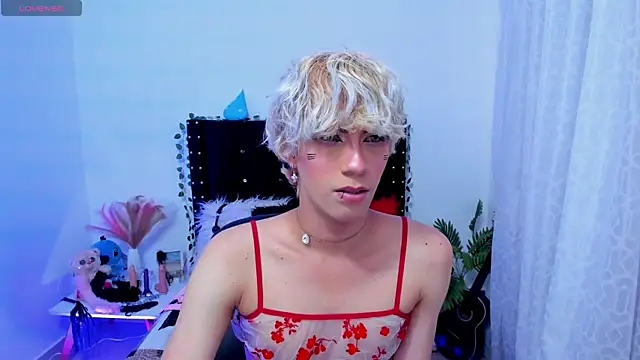 Cooperrosscute233 online show from November 13, 2025, 9:08 pm