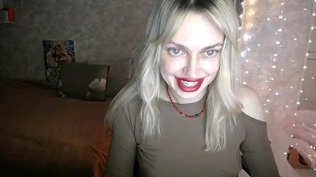 NickyAdamidi online show from December 2, 2025, 4:41 pm