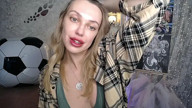 Snapshot of NickyAdamidi chatting on June 19, 2026, 4:13 pm NickyAdamidi online show from June 19, 2026, 4:13 pm