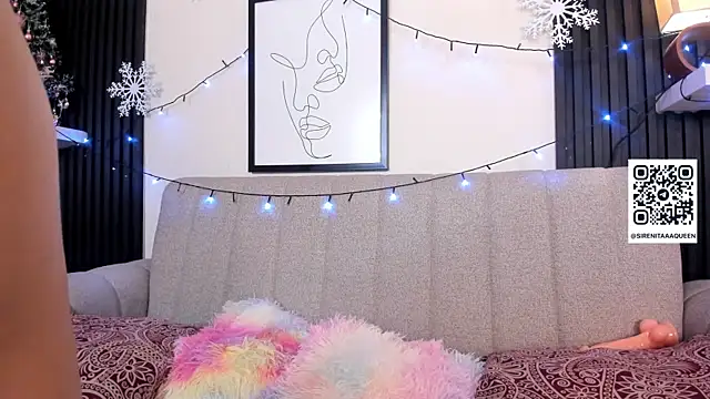 Sirenita petitexoxo online show from December 13, 2025, 8:04 pm