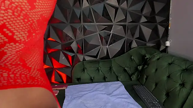 Snapshot of helenasaenz chatting on January 9, 2026, 12:45 pm helenasaenz online show from January 9, 2026, 12:45 pm