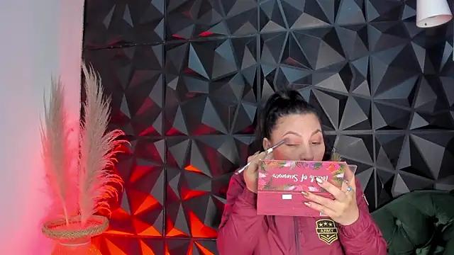 Snapshot of helenasaenz chatting on January 14, 2026, 12:42 pm helenasaenz online show from January 14, 2026, 12:42 pm