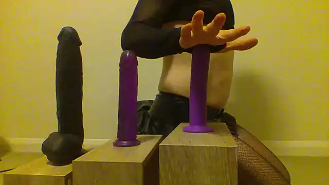 unforgettable dirty slut online show from April 4, 2026, 8:15 pm