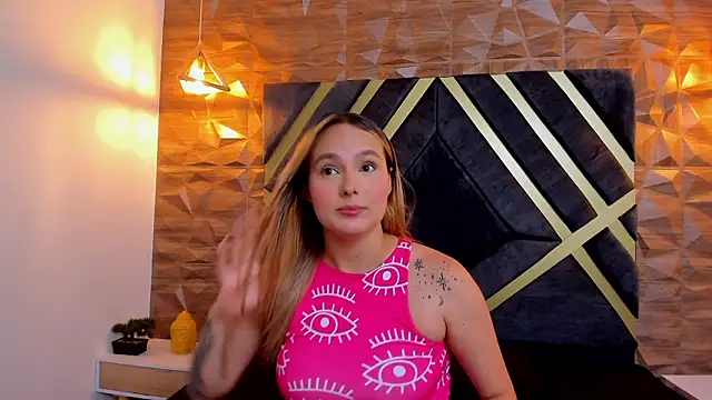 Emmaa white  online show from March 3, 2026, 5:20 pm