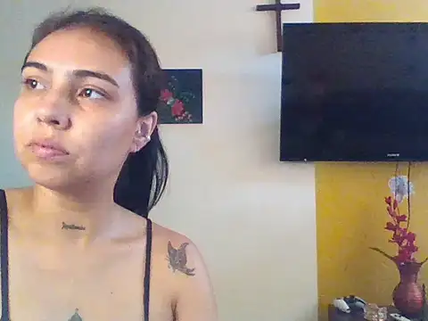 Snapshot of EmmaSplycer02 chatting on May 7, 2026, 6:55 pm EmmaSplycer02 online show from May 7, 2026, 6:55 pm