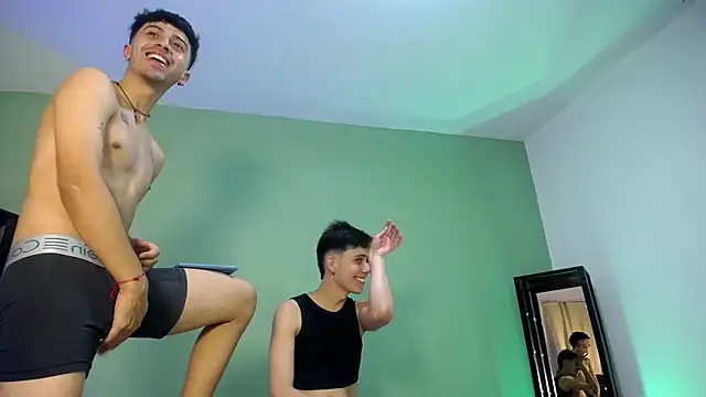 Snapshot of Michael_twink_ chatting on September 18, 2025, 10:02 pm Michael twink online show from September 18, 2025, 10:02 pm