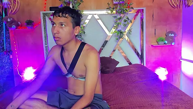 spicy adonhis online show from March 12, 2026, 1:15 pm