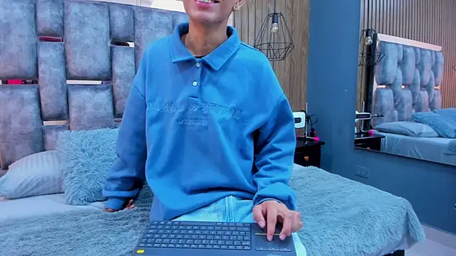 owen  johnson online show from November 30, 2025, 11:55 am