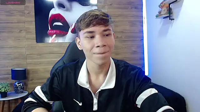 nathanclay online show from May 5, 2026, 3:20 am