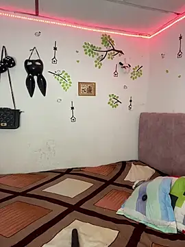 Snapshot of Tiara_19 chatting on March 13, 2026, 11:54 pm Tiara 19 online show from March 13, 2026, 11:54 pm