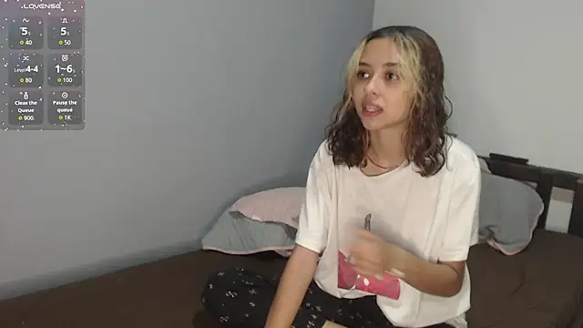 Snapshot of brisazanes chatting on October 3, 2025, 9:16 pm brisazanes online show from October 3, 2025, 9:16 pm