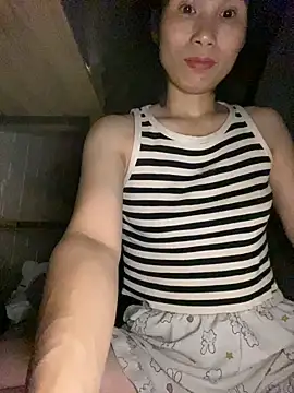 Snapshot of MinHiNi chatting on October 6, 2025, 4:19 pm MinHiNi online show from October 6, 2025, 4:19 pm