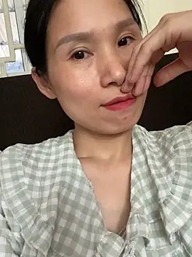 Snapshot of MinHiNi chatting on September 18, 2025, 7:22 am MinHiNi online show from September 18, 2025, 7:22 am