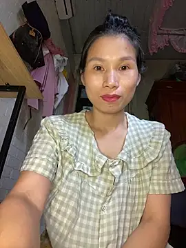 Snapshot of MinHiNi chatting on September 13, 2025, 6:35 am MinHiNi online show from September 13, 2025, 6:35 am