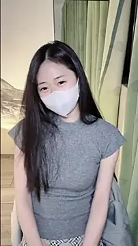 Snapshot of Ninii-b chatting on November 3, 2025, 1:26 pm Ninii-b online show from November 3, 2025, 1:26 pm