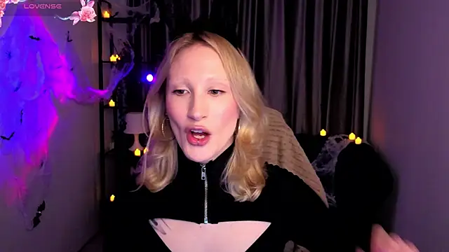 BiancaHelo online show from October 26, 2025, 1:55 pm