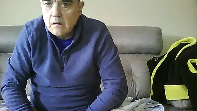 Snapshot of geli45 chatting on January 18, 2026, 11:35 am geli45 online show from January 18, 2026, 11:35 am